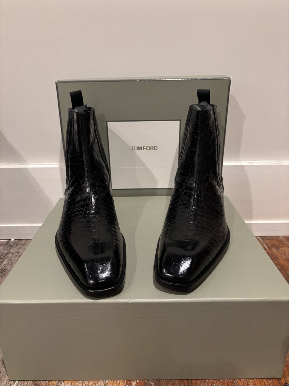 Tom Ford Men’s Black Croc-Embossed Leather Chelsea Boots